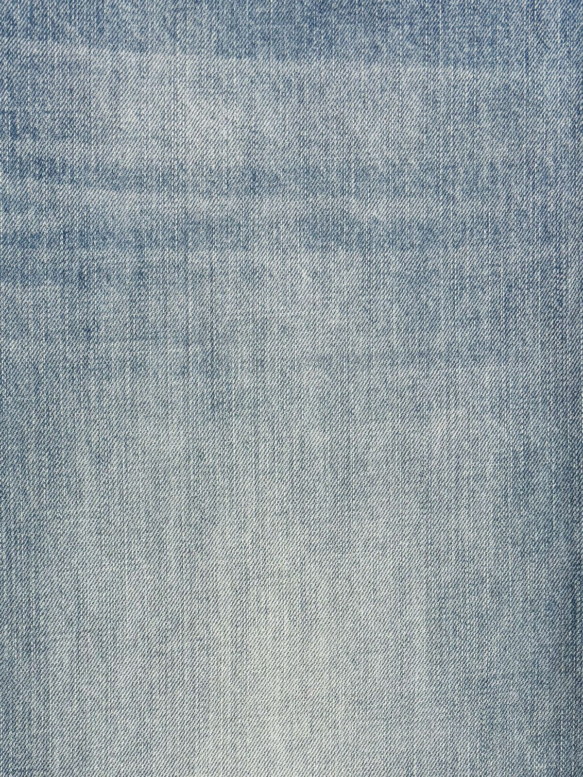 Y8918